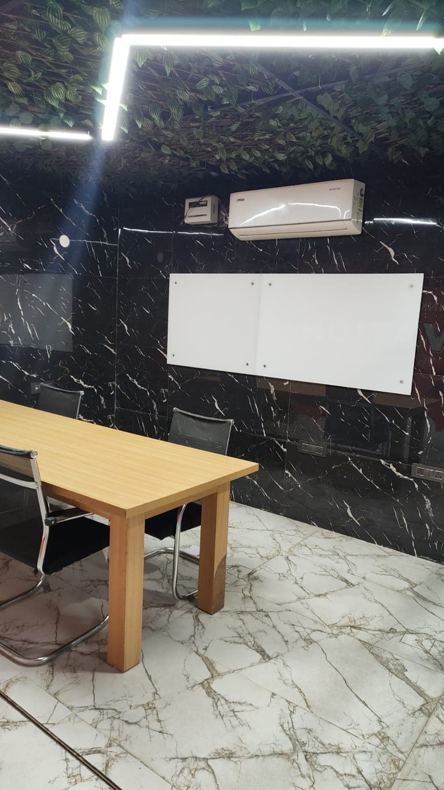 Furnished Individual Commercial Space & Floor in Gurugram (20 - 50 Pax)